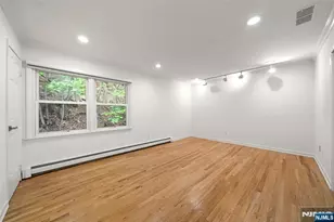 31 Hooks Ln, Edgewater, NJ 07020 - Photo 15