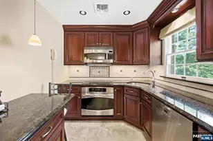 137 S Maple Ave B, Park Ridge, NJ 07656 - Photo 9