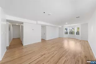 338 S 10th St, Newark, NJ 07103 - Photo 15