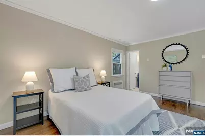 46 Chestnut Hill Place, Glen Ridge, NJ 07028 - Photo 17