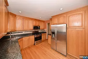 2147 MacKay Ave, Fort Lee, NJ 07024 - Photo 5