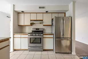 107 Mark Twain Way, Mahwah, NJ 07430 - Photo 11