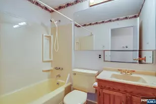8 Wedgewood Dr, Wayne, NJ 07470 - Photo 13