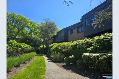 230 Indian Hollow, Mahwah, NJ 07430 - Photo 3