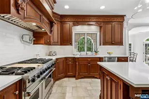 41 Sunflower Dr, Upper Saddle River, NJ 07458 - Photo 21