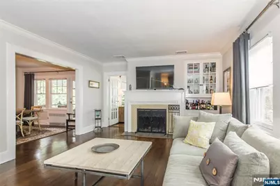 34 Oakwood Avenue, Montclair, NJ 07043 - Photo 3