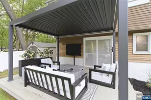 1067 Stasia St, Teaneck Township, NJ 07666 - Photo 31