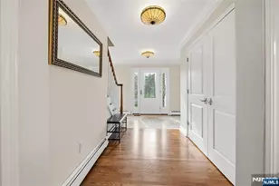 19 Blueberry Ct, Mahwah, NJ 07430 - Photo 5