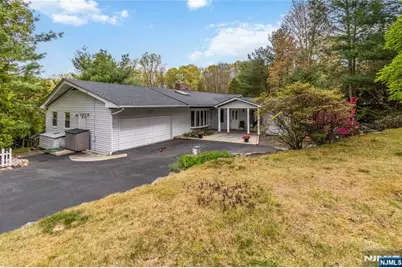 6 Seabert Lane, Kinnelon, NJ 07405 - Photo 5