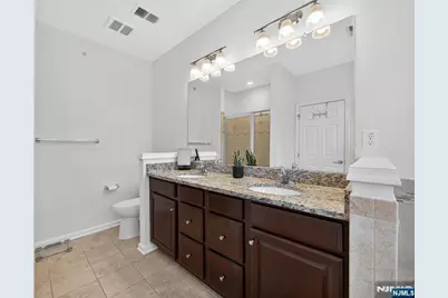 8 Veterans Drive, Wood Ridge, NJ 07075 - Photo 31