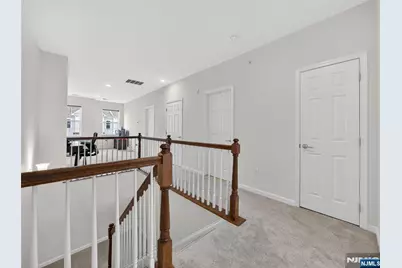 8 Veterans Drive, Wood Ridge, NJ 07075 - Photo 21