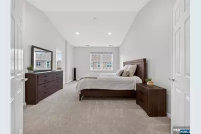 8 Veterans Drive, Wood Ridge, NJ 07075 - Photo 25