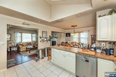 10 Evers Court, Wayne, NJ 07470 - Photo 9