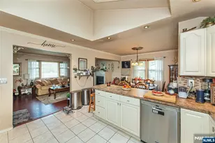 10 Evers Ct, Wayne, NJ 07470 - Photo 9
