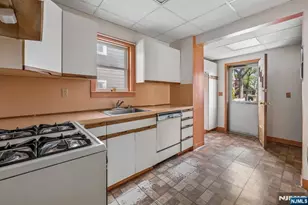 192 New St, Belleville, NJ 07109 - Photo 13