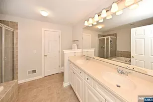 32 Rosewood Ct 32, Haledon, NJ 07508 - Photo 17