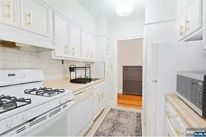 100 E Palisade Avenue B22 #B22, Englewood, NJ 07631 - Photo 5