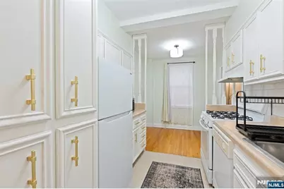 100 E Palisade Avenue B22 #B22, Englewood, NJ 07631 - Photo 3