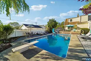 203 Lawrence Dr, Paramus, NJ 07652 - Photo 29