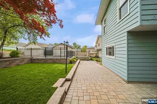 586 Hillside St, Ridgefield, NJ 07657 - Photo 3