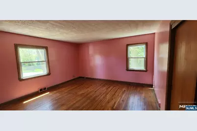 45 Campbell Avenue, Woodcliff Lake, NJ 07677 - Photo 13