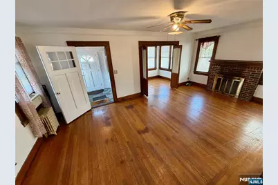 27 Roosevelt Avenue, Dumont, NJ 07628 - Photo 7