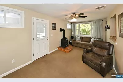 409 Walnut Street, Washington Township, NJ 07676 - Photo 9