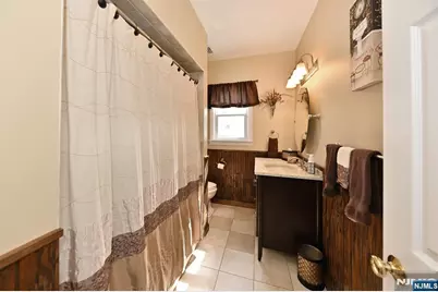 409 Walnut Street, Washington Township, NJ 07676 - Photo 13