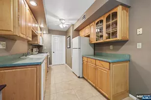 80 Lexington Ln, Wayne, NJ 07470 - Photo 17