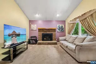 80 Lexington Ln, Wayne, NJ 07470 - Photo 11