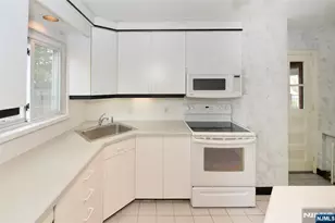 10 Williamson Pl, Fair Lawn, NJ 07410 - Photo 9