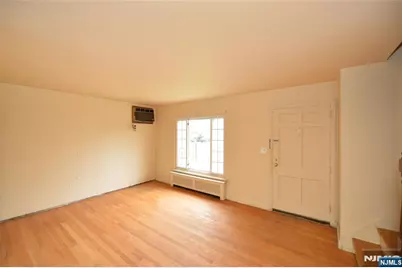 10 Williamson Place, Fair Lawn, NJ 07410 - Photo 3