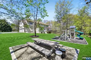 9 Heller Ct, Mahwah, NJ 07430 - Photo 7