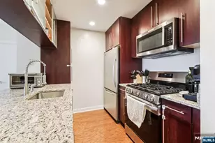 1215 Hudson Park 1215, Edgewater, NJ 07020 - Photo 9