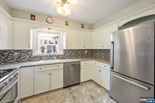 115 Claremont Terrace, Wayne, NJ 07470 - Photo 11