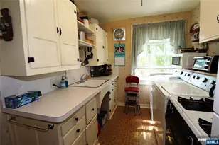 348 Plaza Rd, Fair Lawn, NJ 07410 - Photo 5