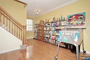 17 De Bruyle Ct, Hawthorne, NJ 07506 - Photo 9