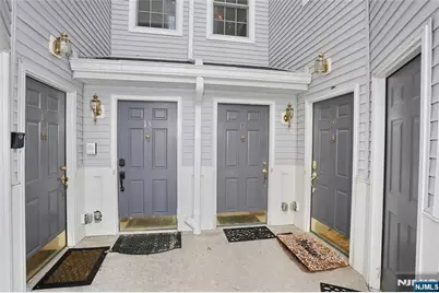 17 De Bruyle Court, Hawthorne, NJ 07506 - Photo 5