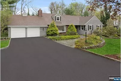 20 Deerhorn Trail, Upper Saddle River, NJ 07458 - Photo 3