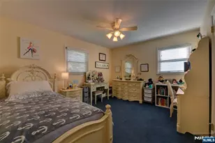 25 Debbie Ct, Wayne, NJ 07470 - Photo 17
