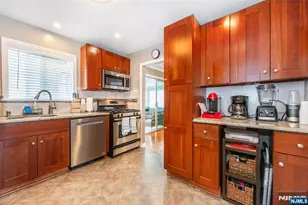 24 Lennon Pl, Clifton, NJ 07013 - Photo 9