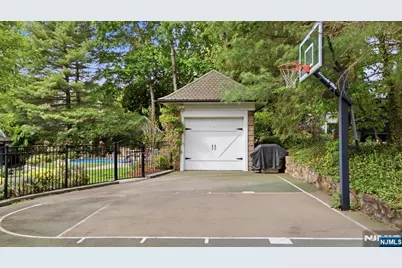 203 Heights Road, Ridgewood, NJ 07450 - Photo 35