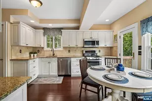 333 Bogert Ave, Ridgewood, NJ 07450 - Photo 19