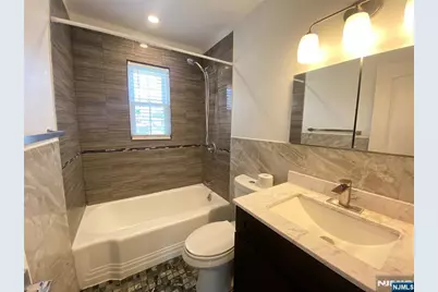 304 Shaler Boulevard, Ridgefield, NJ 07657 - Photo 9
