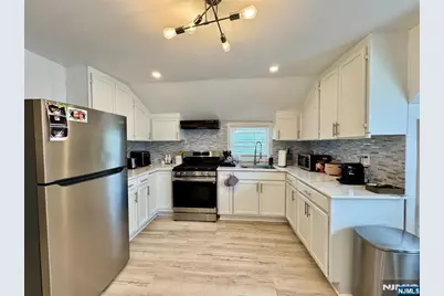 304 Shaler Boulevard, Ridgefield, NJ 07657 - Photo 21