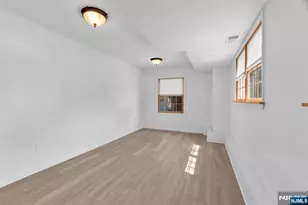 53 Smithfield Rd, Waldwick, NJ 07463 - Photo 9