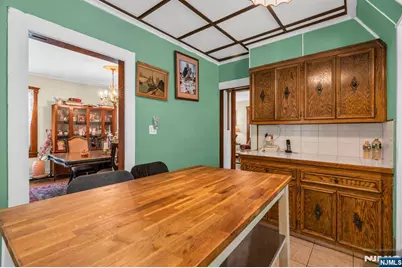 1281 Longfellow Avenue, Teaneck Township, NJ 07666 - Photo 25
