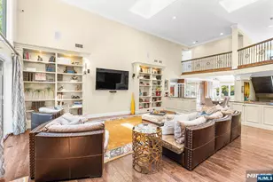 37 Hemlock Rd, Livingston, NJ 07039 - Photo 9