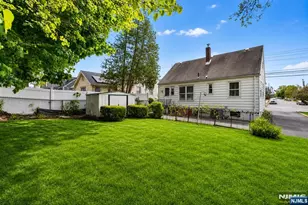 93 Willow St, Elmwood Park, NJ 07407 - Photo 11