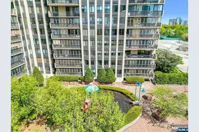 200 Winston 109 #109, Cliffside Park, NJ 07010 - Photo 41
